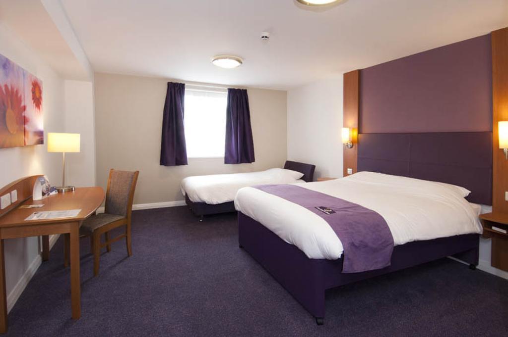 Premier Inn Falkirk East Bilik gambar